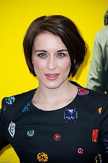 How tall is Vicky McClure?